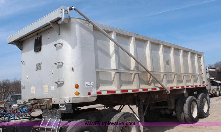 image for item K6847 1995 East aluminum end dump trailer