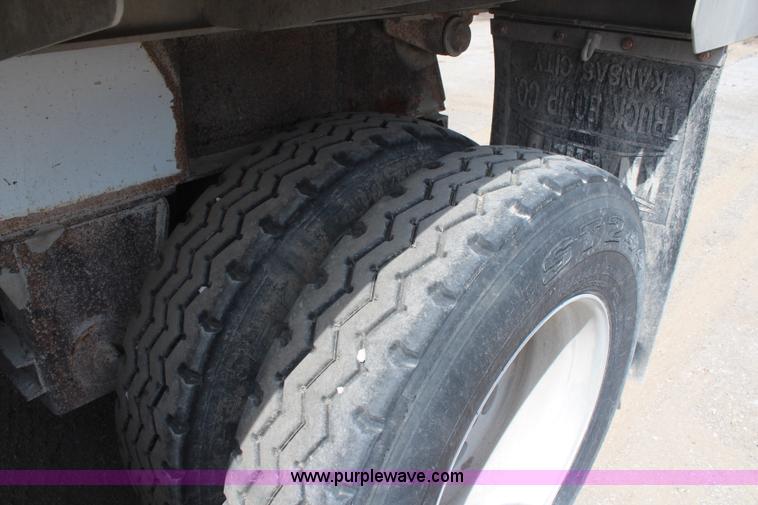 image for item K6847 1995 East aluminum end dump trailer