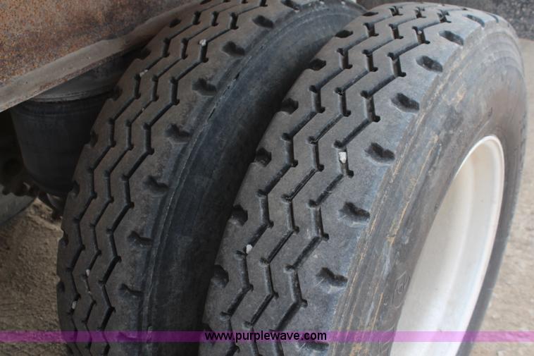 image for item K6847 1995 East aluminum end dump trailer