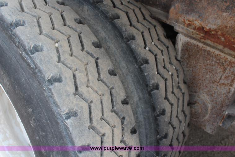 image for item K6847 1995 East aluminum end dump trailer