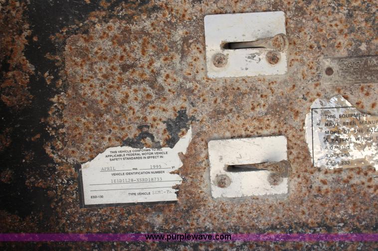 image for item K6847 1995 East aluminum end dump trailer