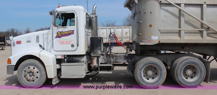 image for item K6850 1998 Peterbilt 385 semi truck