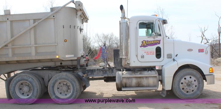 image for item K6850 1998 Peterbilt 385 semi truck