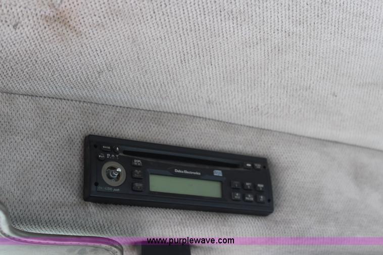 image for item K6850 1998 Peterbilt 385 semi truck