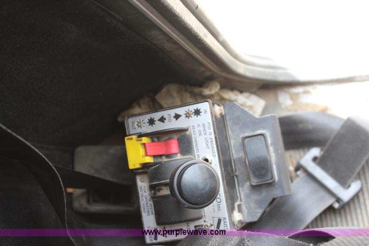 image for item K6850 1998 Peterbilt 385 semi truck