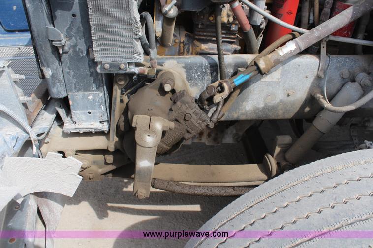 image for item K6850 1998 Peterbilt 385 semi truck