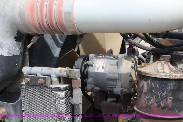 image for item K6850 1998 Peterbilt 385 semi truck