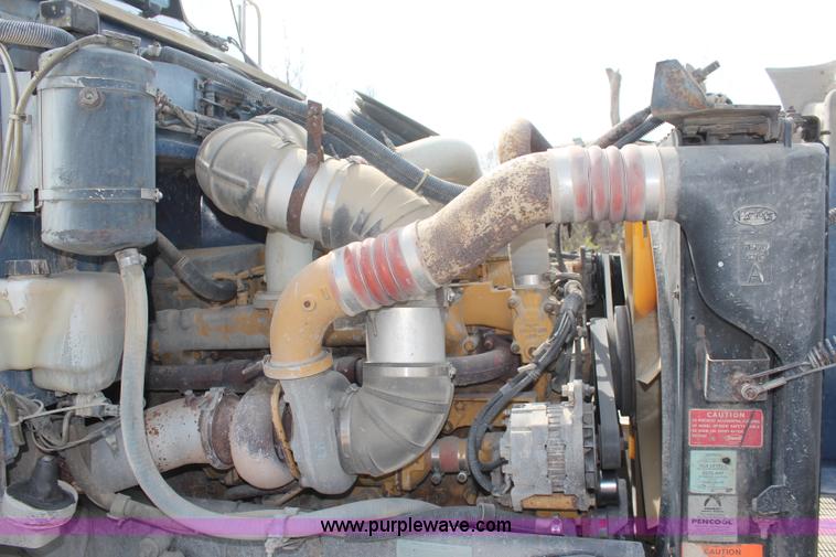 image for item K6850 1998 Peterbilt 385 semi truck