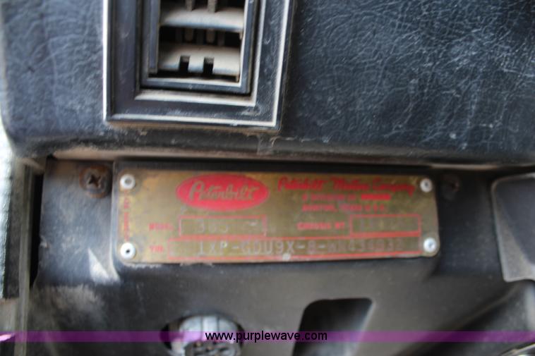 image for item K6850 1998 Peterbilt 385 semi truck