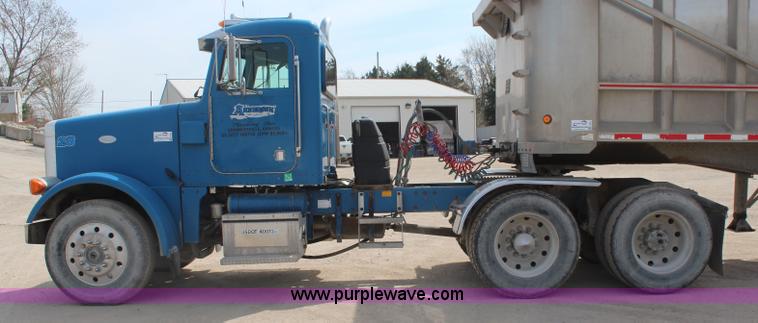 image for item K6852 1995 Peterbilt 378 semi truck