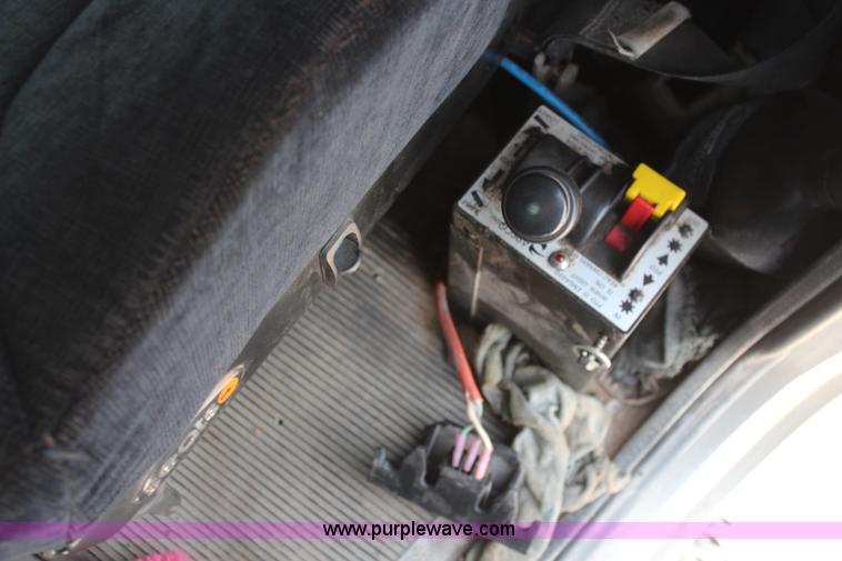 image for item K6852 1995 Peterbilt 378 semi truck