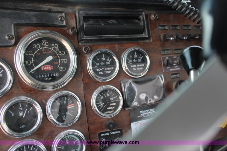 image for item K6852 1995 Peterbilt 378 semi truck