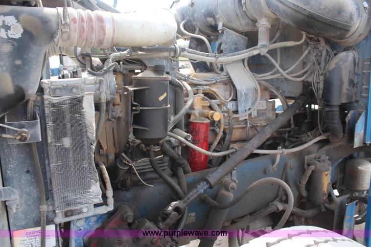 image for item K6852 1995 Peterbilt 378 semi truck