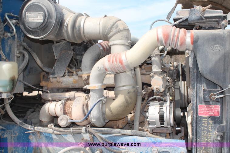 image for item K6852 1995 Peterbilt 378 semi truck