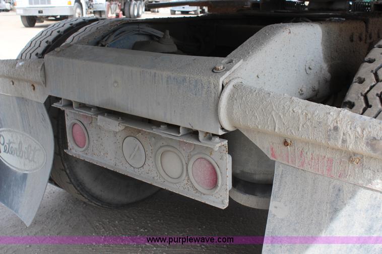 image for item K6852 1995 Peterbilt 378 semi truck