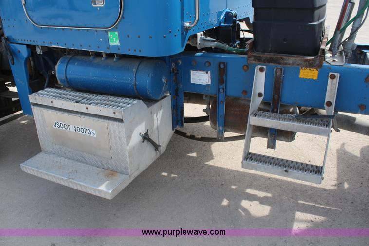 image for item K6852 1995 Peterbilt 378 semi truck