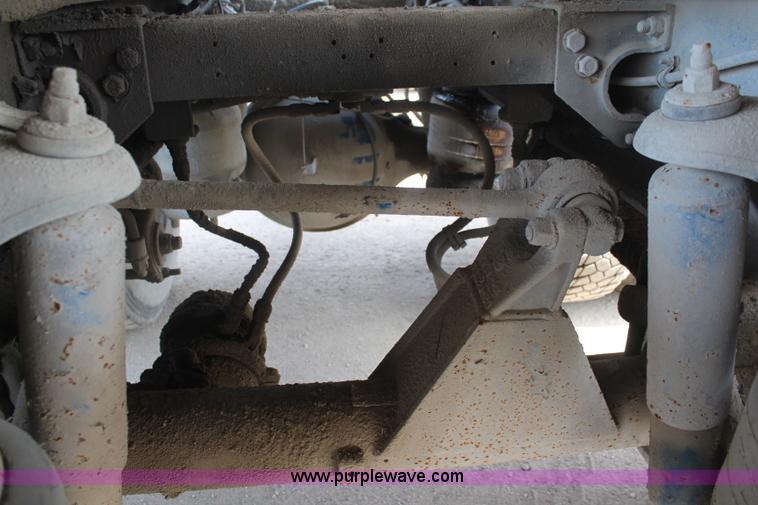 image for item K6852 1995 Peterbilt 378 semi truck