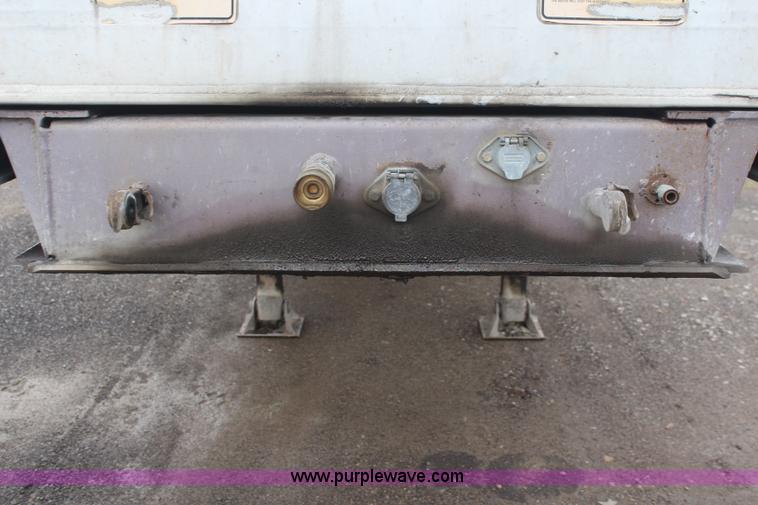 image for item K6870 1995 East aluminum end dump trailer