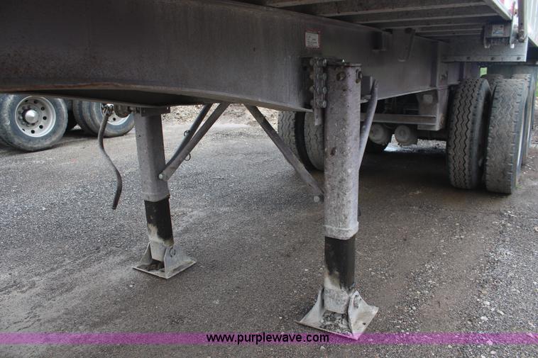 image for item K6870 1995 East aluminum end dump trailer