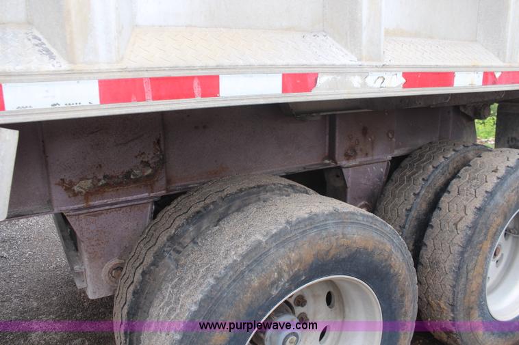image for item K6870 1995 East aluminum end dump trailer