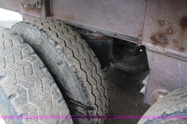 image for item K6870 1995 East aluminum end dump trailer