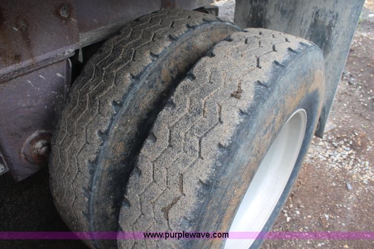 image for item K6870 1995 East aluminum end dump trailer