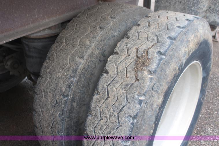 image for item K6870 1995 East aluminum end dump trailer