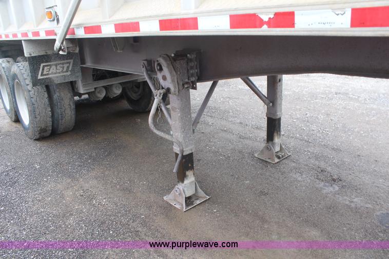 image for item K6870 1995 East aluminum end dump trailer
