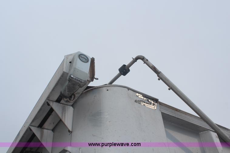 image for item K6870 1995 East aluminum end dump trailer