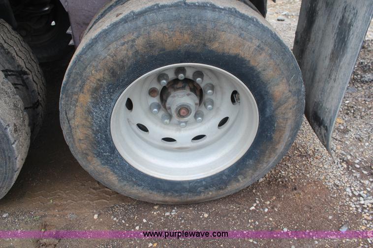 image for item K6870 1995 East aluminum end dump trailer