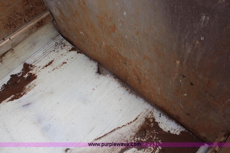 image for item K6870 1995 East aluminum end dump trailer