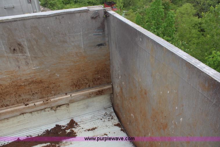 image for item K6870 1995 East aluminum end dump trailer