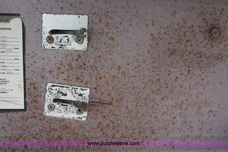 image for item K6870 1995 East aluminum end dump trailer