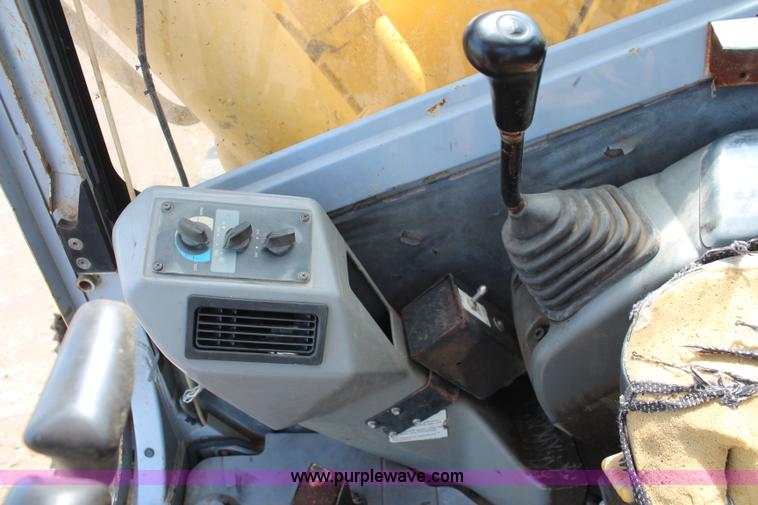 image for item K6874 1999 Komatsu PC228USLC-1 excavator