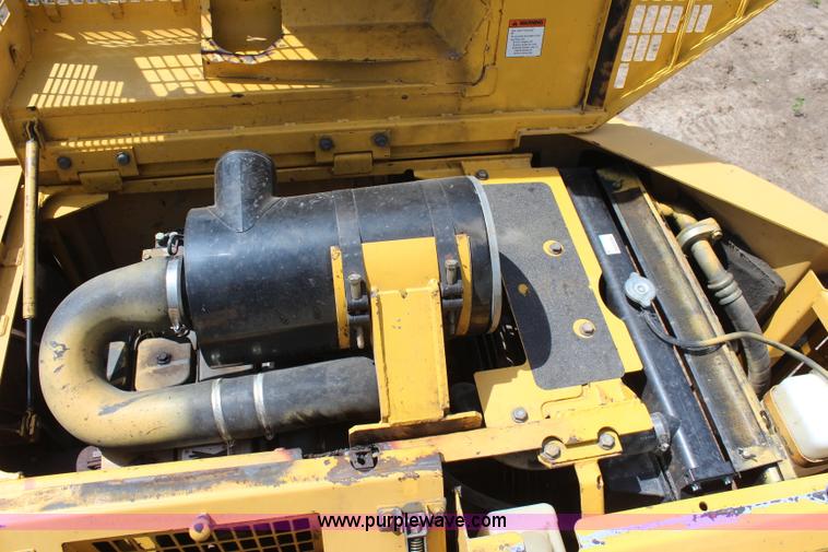 image for item K6874 1999 Komatsu PC228USLC-1 excavator