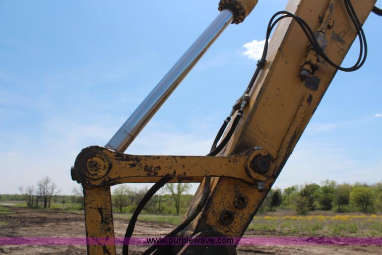 image for item K6874 1999 Komatsu PC228USLC-1 excavator