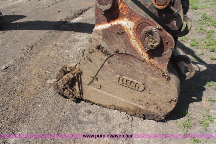 image for item K6874 1999 Komatsu PC228USLC-1 excavator
