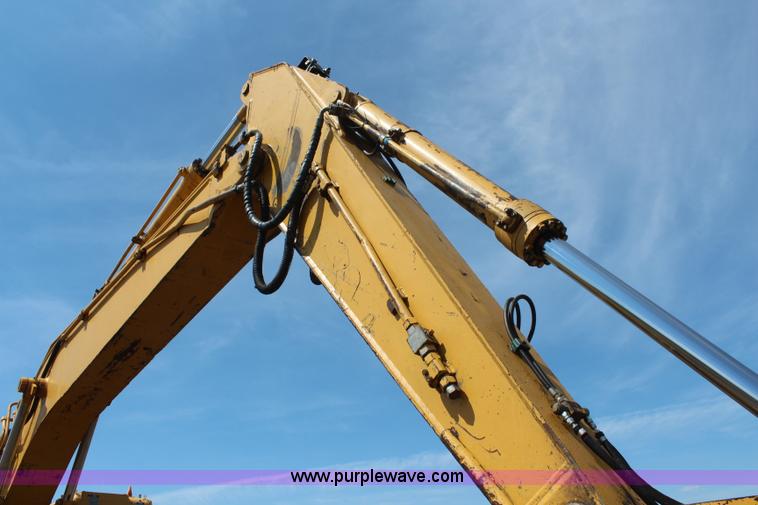 image for item K6874 1999 Komatsu PC228USLC-1 excavator