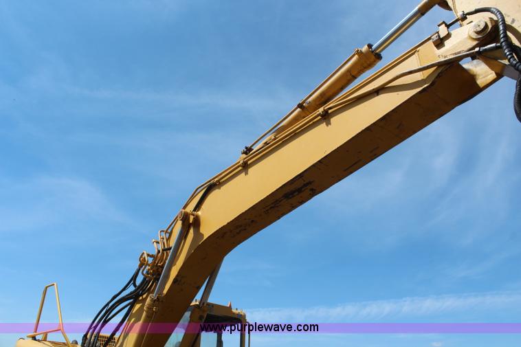 image for item K6874 1999 Komatsu PC228USLC-1 excavator