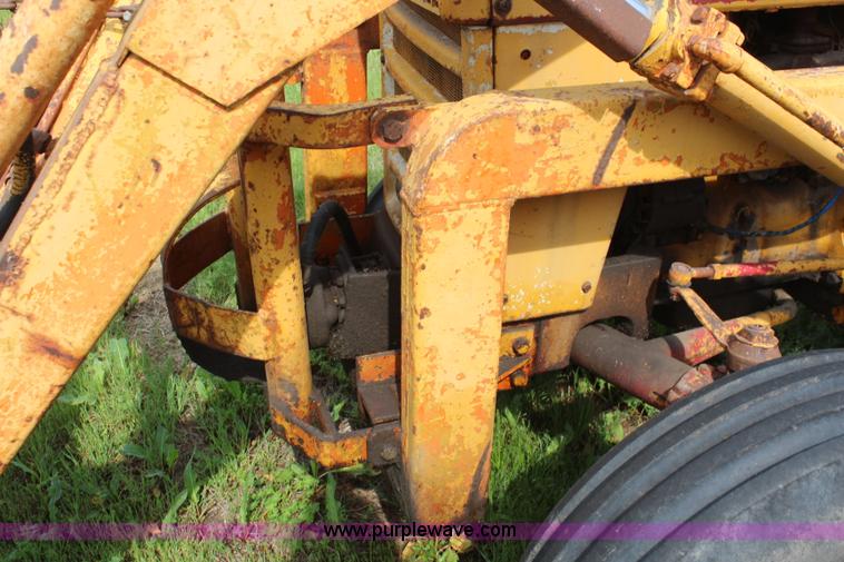 image for item K6941 1959 International 340 backhoe