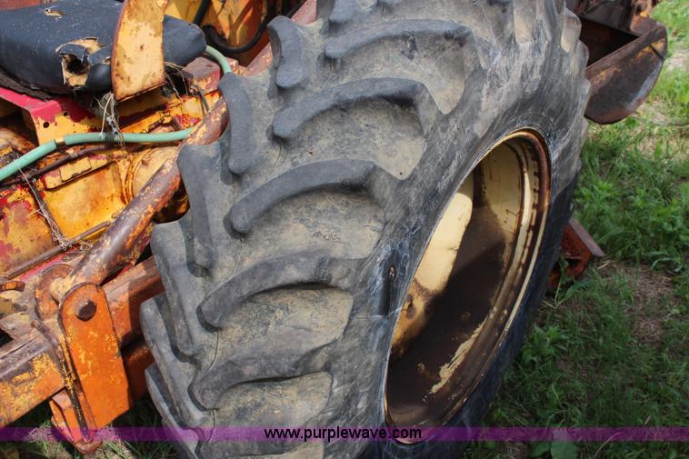 image for item K6941 1959 International 340 backhoe