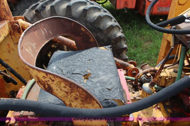 image for item K6941 1959 International 340 backhoe