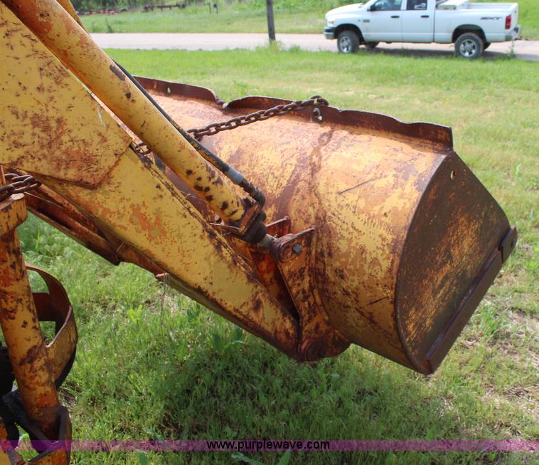 image for item K6941 1959 International 340 backhoe