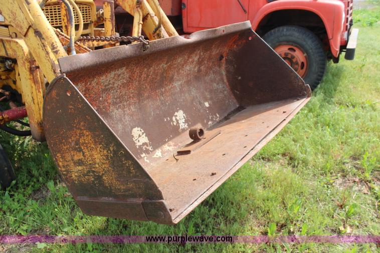image for item K6941 1959 International 340 backhoe