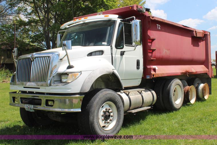 image for item K6954 2007 International 7600 dump truck