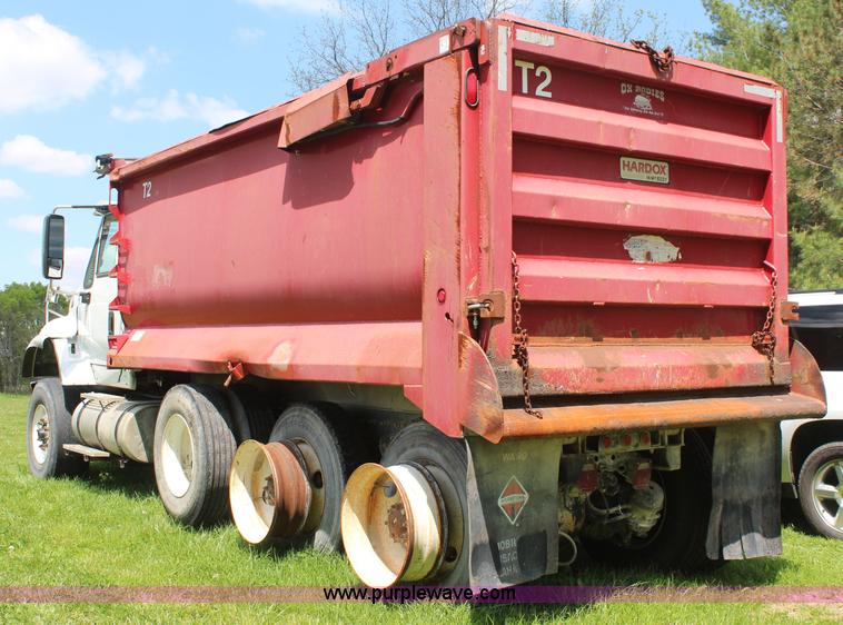 image for item K6954 2007 International 7600 dump truck