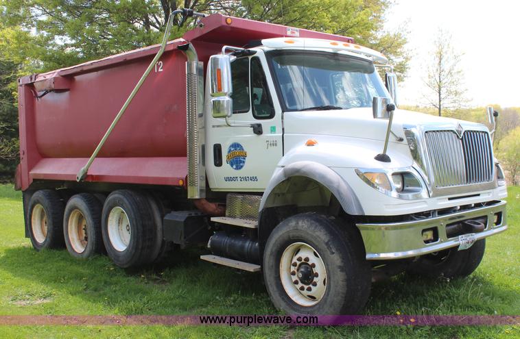 image for item K6954 2007 International 7600 dump truck