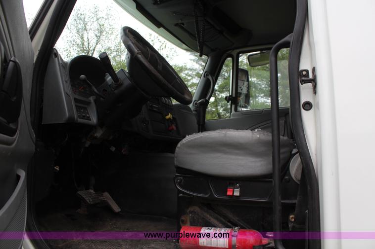 image for item K6954 2007 International 7600 dump truck