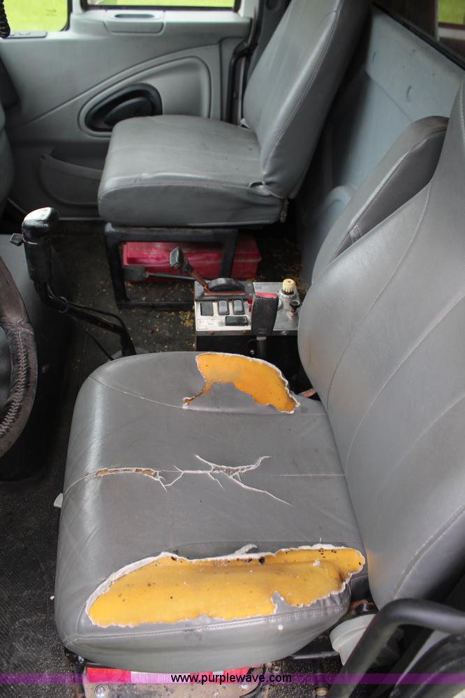 image for item K6954 2007 International 7600 dump truck