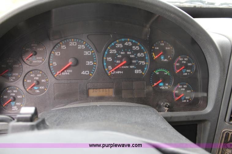 image for item K6954 2007 International 7600 dump truck